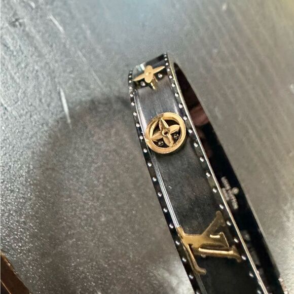 Louis Vuitton Black Enamel Gold Metal LV Motif Bangle – Medium - Picture 5 of 16